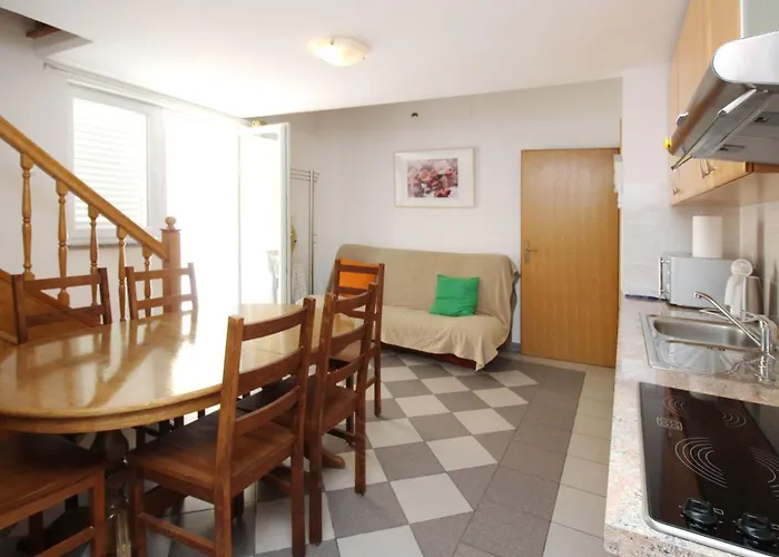 In Mit Eigener Terrasse By Interhome 巴斯卡