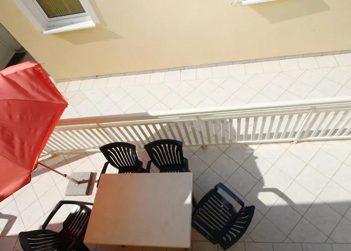 公寓 In Mit Eigener Terrasse By Interhome *