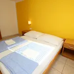 In Mit Eigener Terrasse By Interhome Apartmán Baška